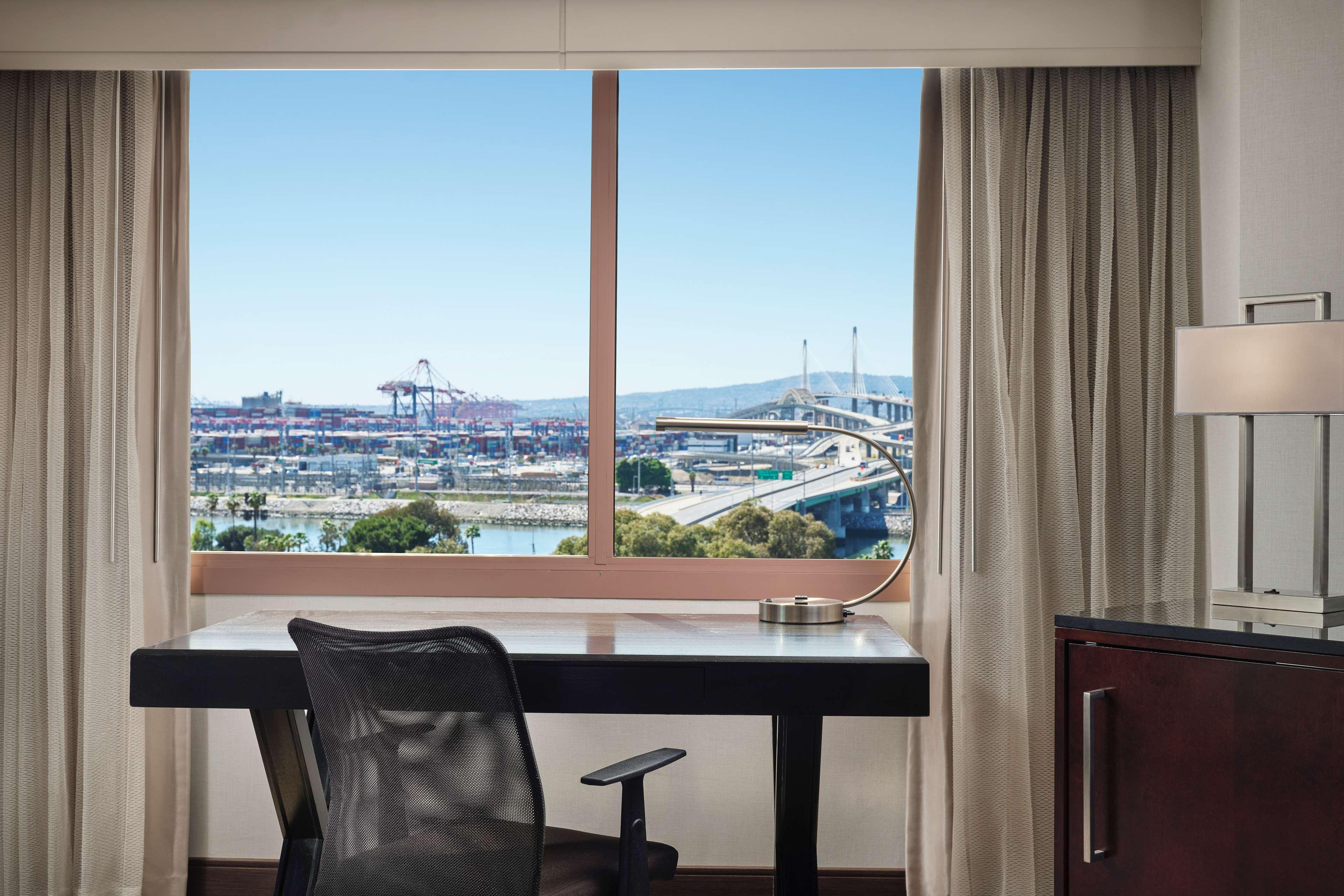 Hilton Long 3*